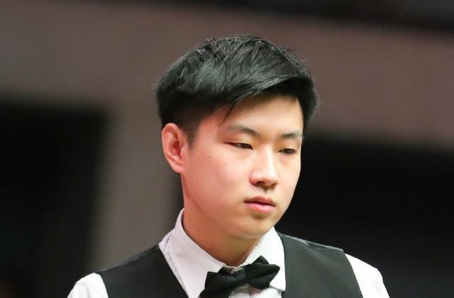 池忠国迎国安生涯200场里程碑，赛前热身获赠纪念球衣