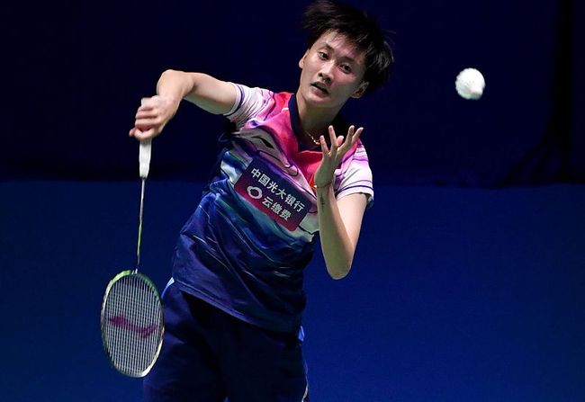 海港战武里南联海报：以物理试卷为背景，解“南”题